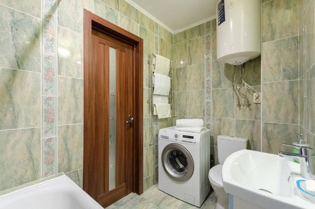 Квартира З Краєвидом На Озеро Kyiv Apartment